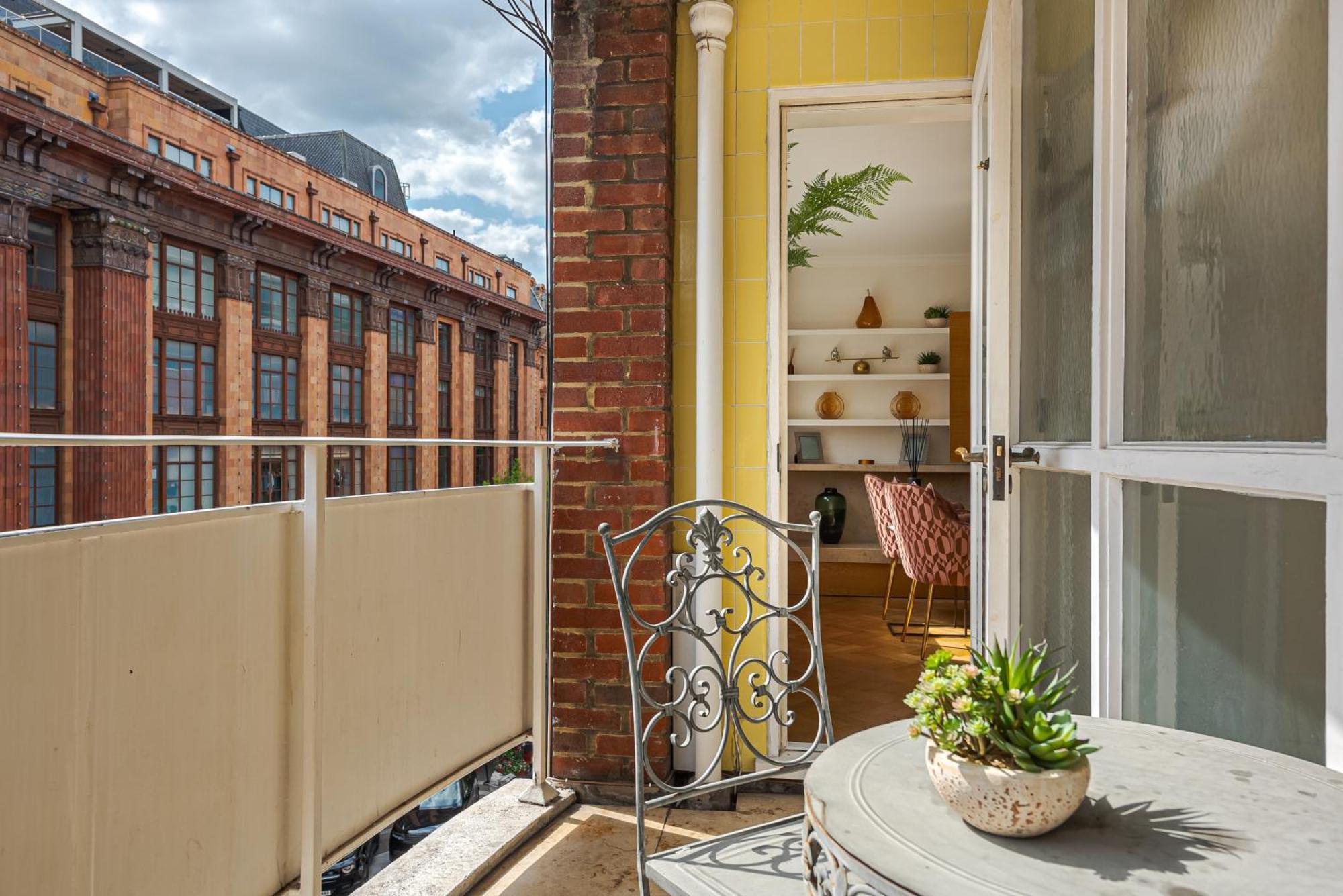 Modern Knightsbridge Apartment With Balcony Overlooking Harrods Prime Location London Luaran gambar