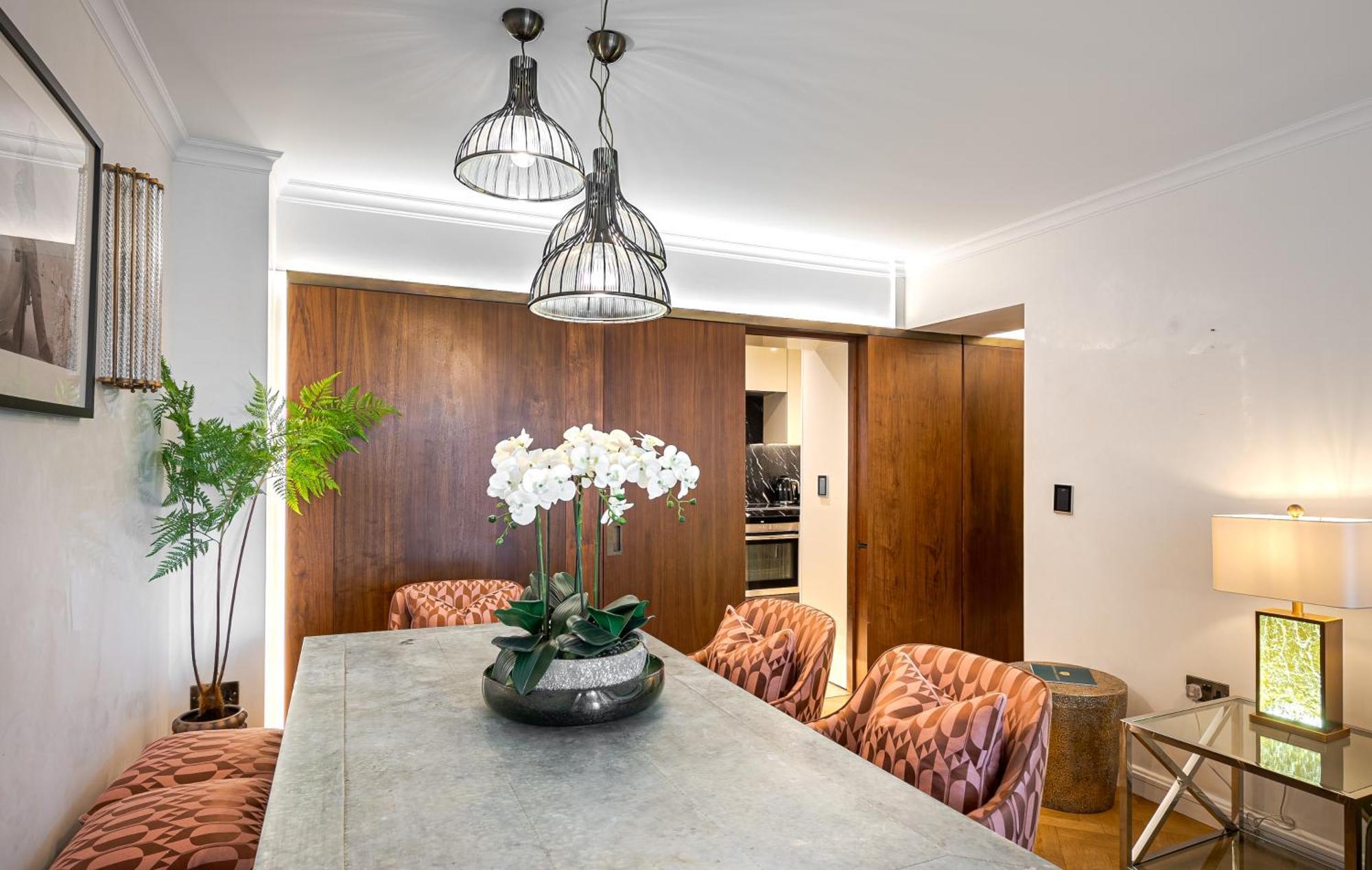 Modern Knightsbridge Apartment With Balcony Overlooking Harrods Prime Location London Luaran gambar