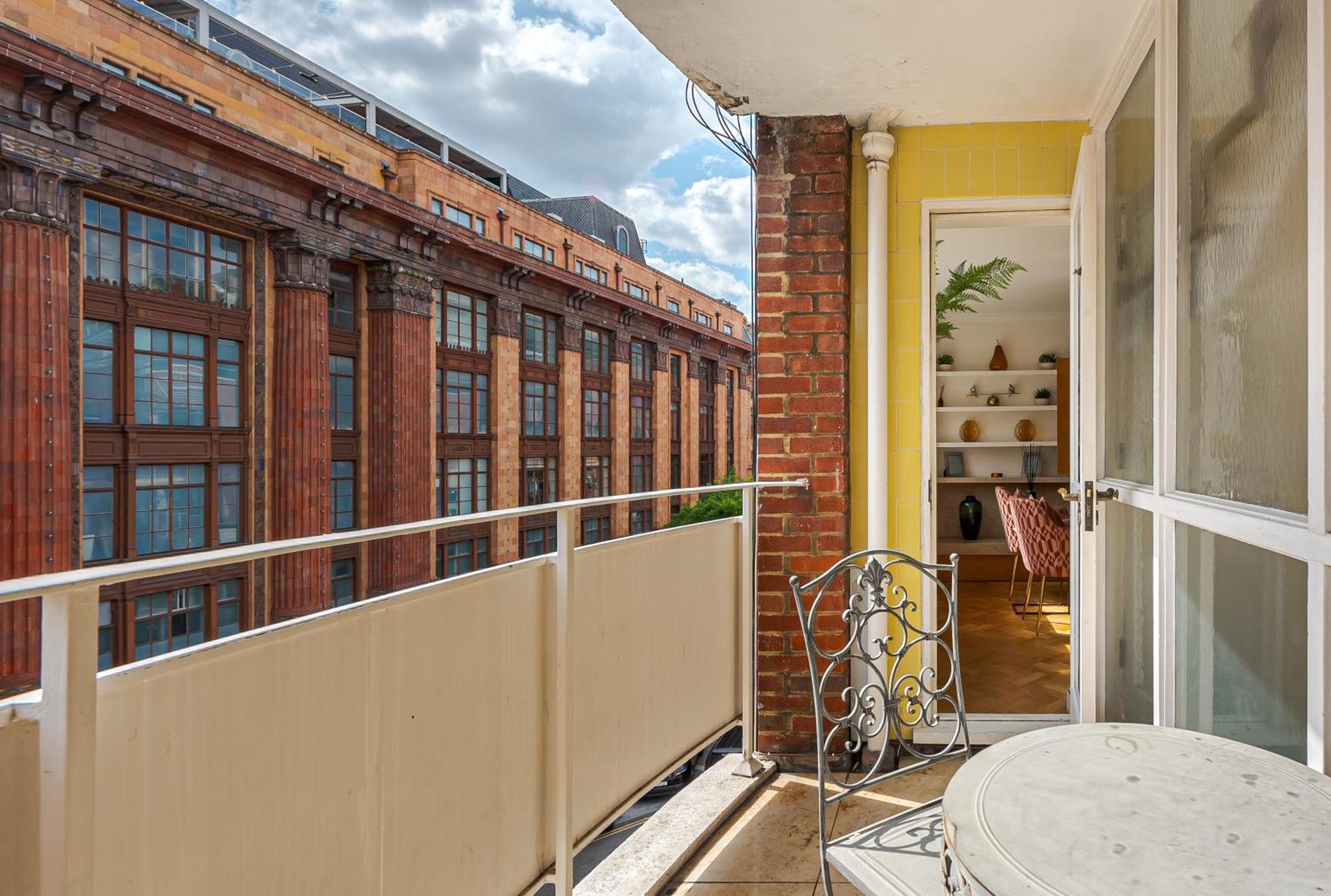 Modern Knightsbridge Apartment With Balcony Overlooking Harrods Prime Location London Luaran gambar