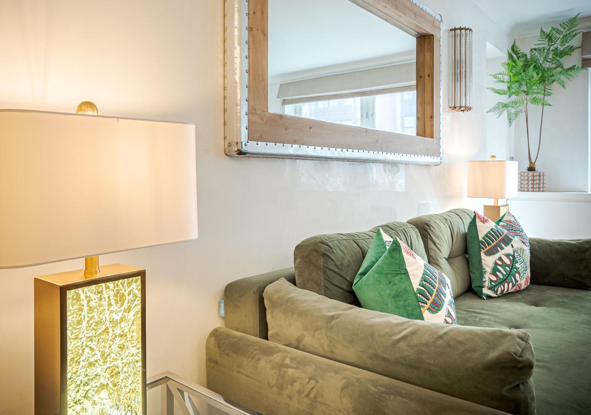 Modern Knightsbridge Apartment With Balcony Overlooking Harrods Prime Location London Luaran gambar